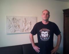 Sehr masochistisch veranlagter und belastbarer Mann sucht restriktive, strenge, private Lady